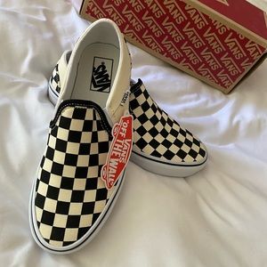 BRANW NEW!! Asher Checkerboard black/white Vans.